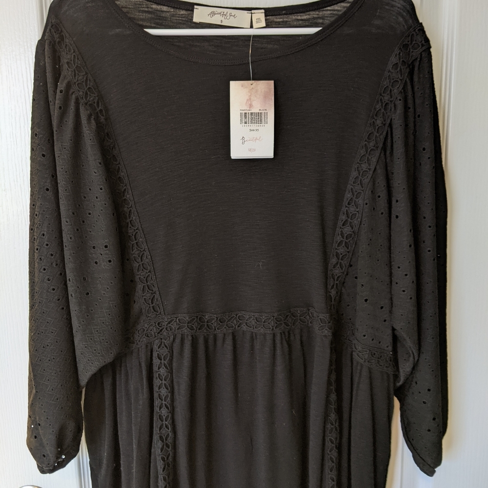 NWT A BEAUTIFUL SOUL Black Eyelet Slub Tunic Top